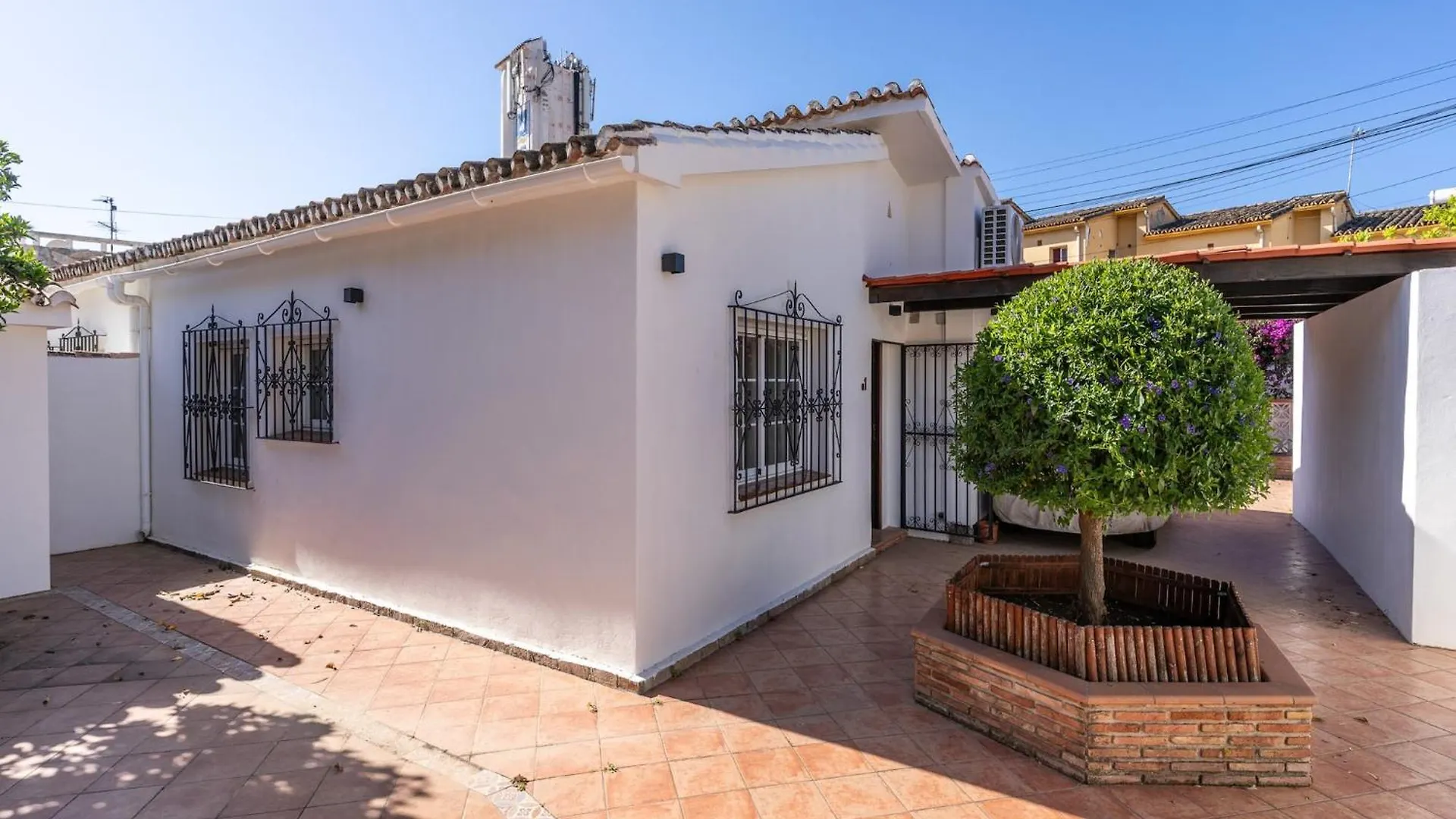 Pleasant Villa With Terrace Marbella
