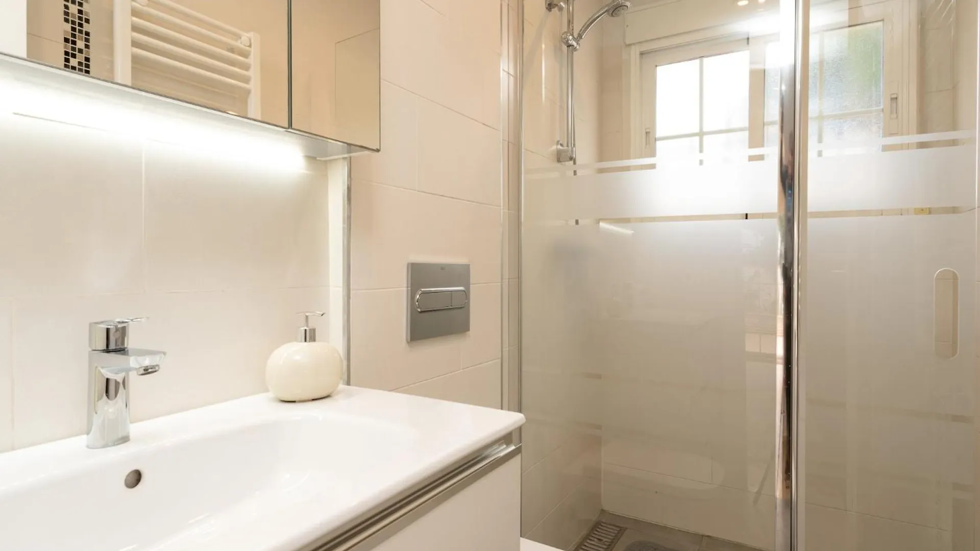 Pleasant Villa With Terrace 마르베야