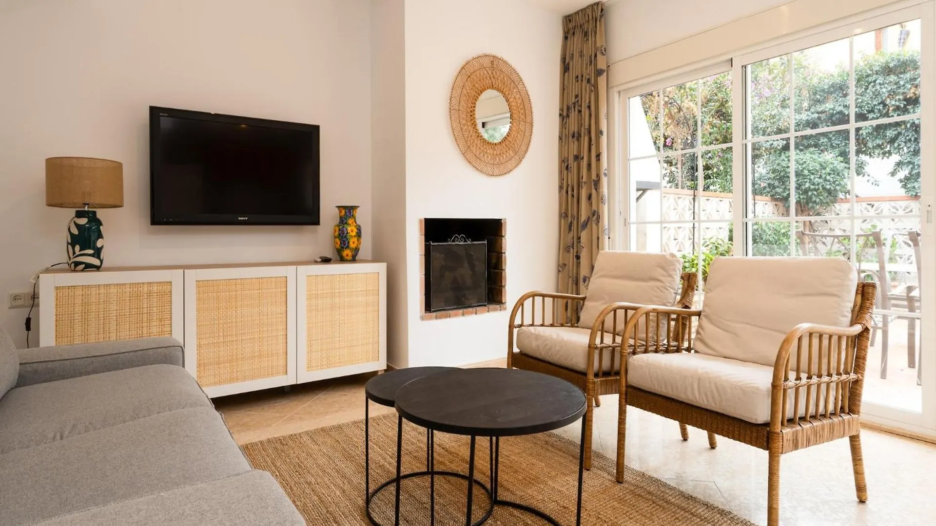 Pleasant Villa With Terrace 마르베야 펜션