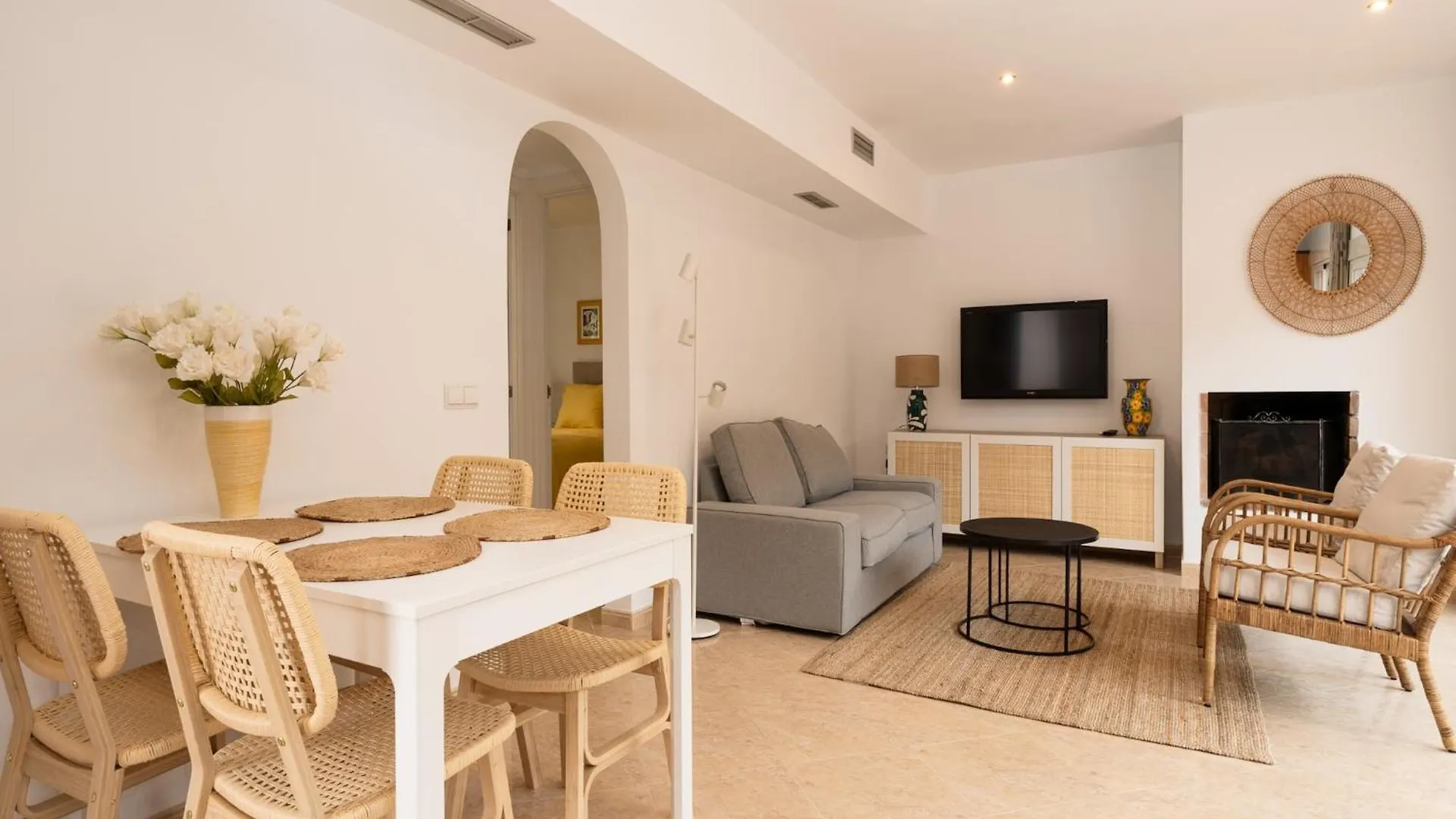 Pleasant Villa With Terrace Marbella Holiday home
